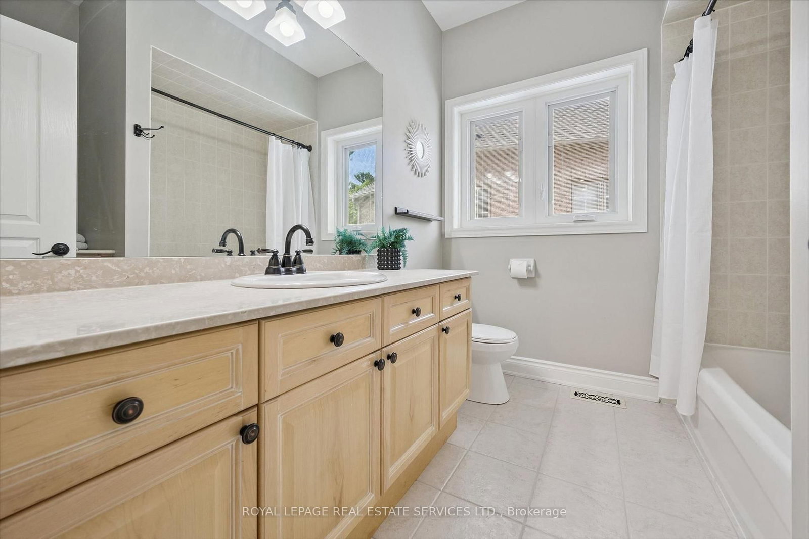 1036 Valley Crest Circle • Oakville, ON photo 23