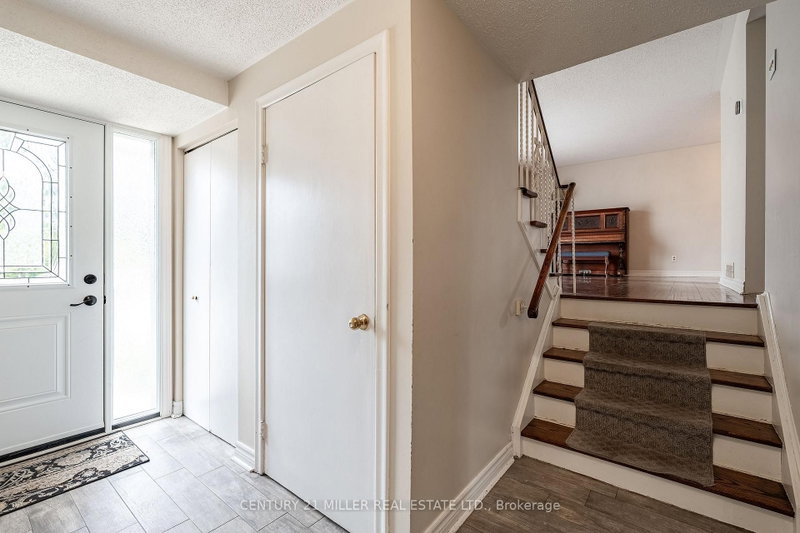 557 Trafford Oakville,ON L6L 3T4 — Photo 3
