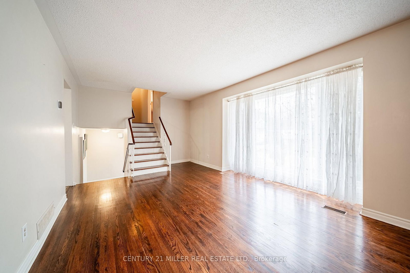 557 Trafford Oakville,ON L6L 3T4 — Photo 4