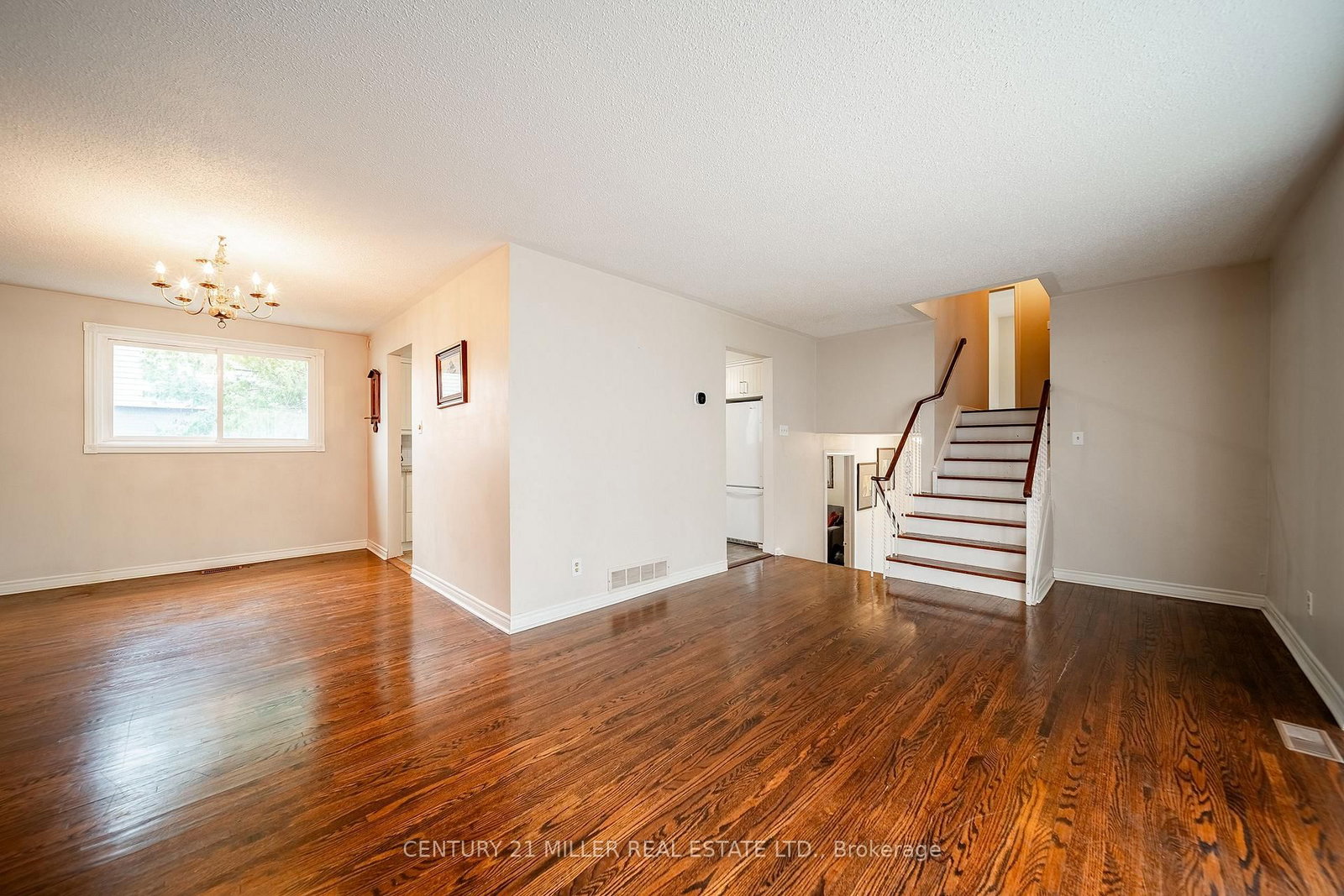 557 Trafford Oakville,ON L6L 3T4 — Photo 5