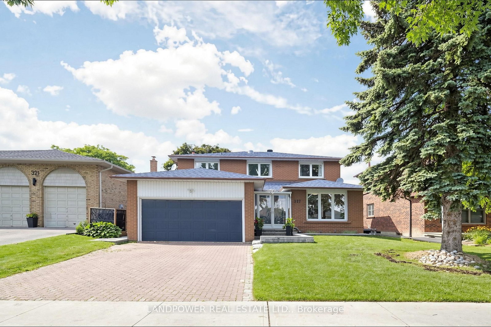 317 Paisley Boulevard W • Mississauga, ON photo 1