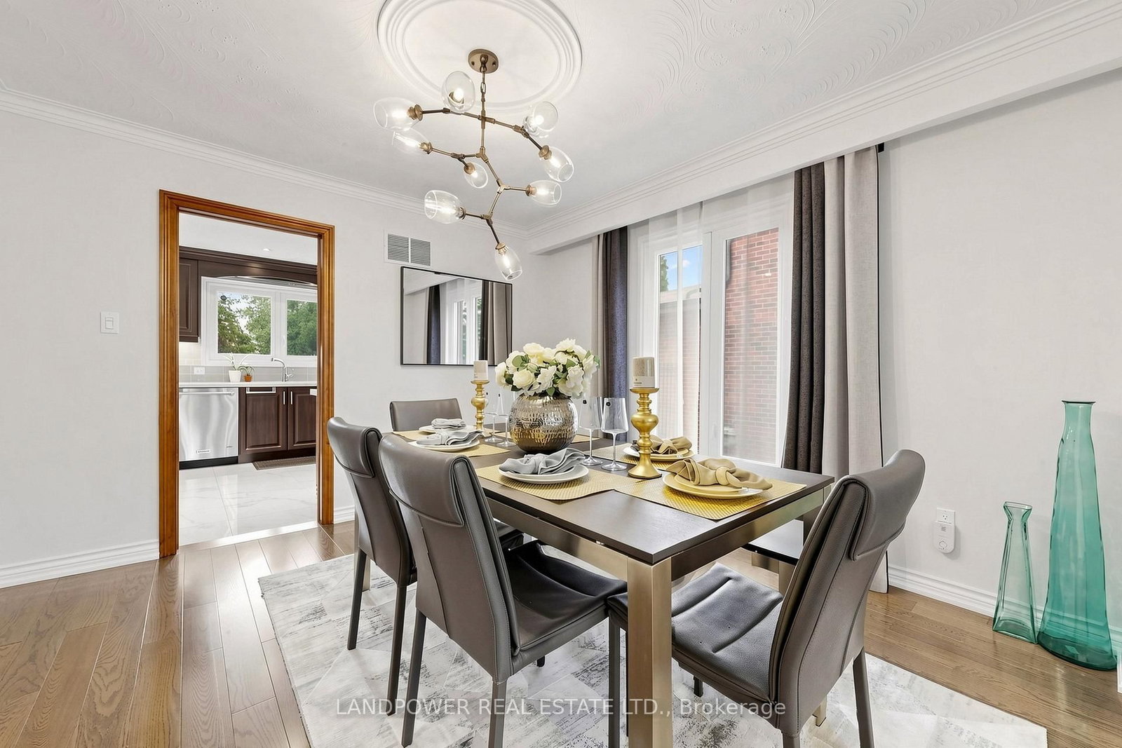 317 Paisley Boulevard W • Mississauga, ON photo 12