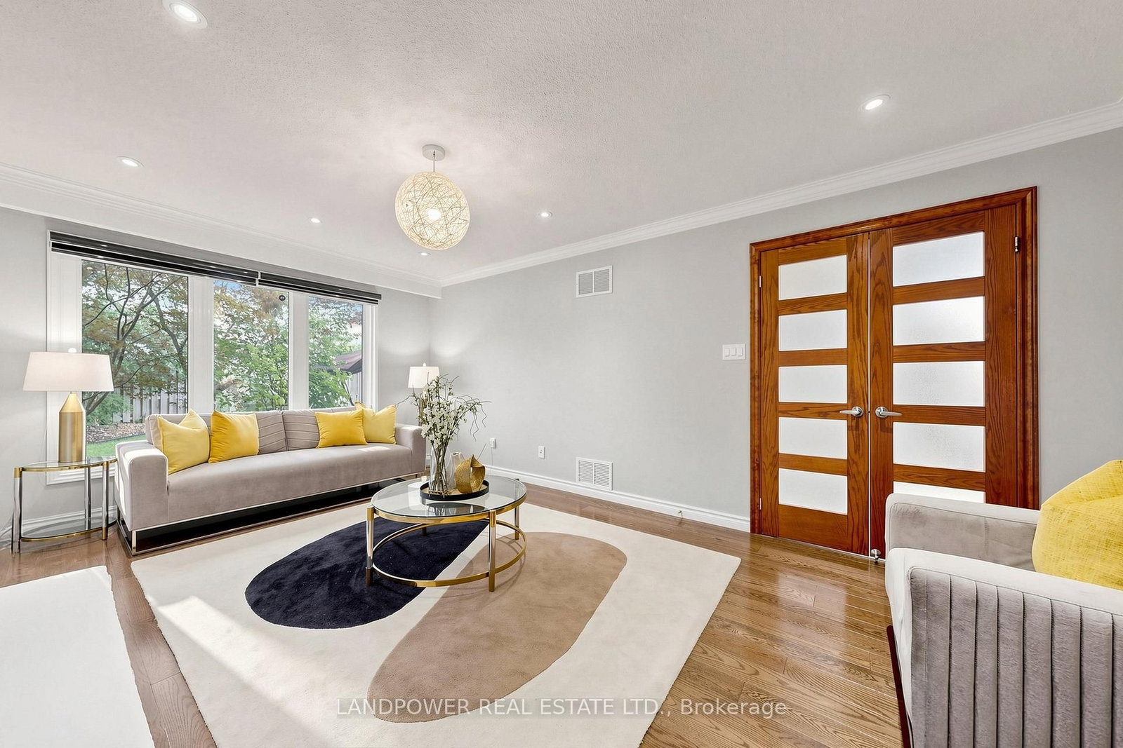 317 Paisley Boulevard W • Mississauga, ON photo 15