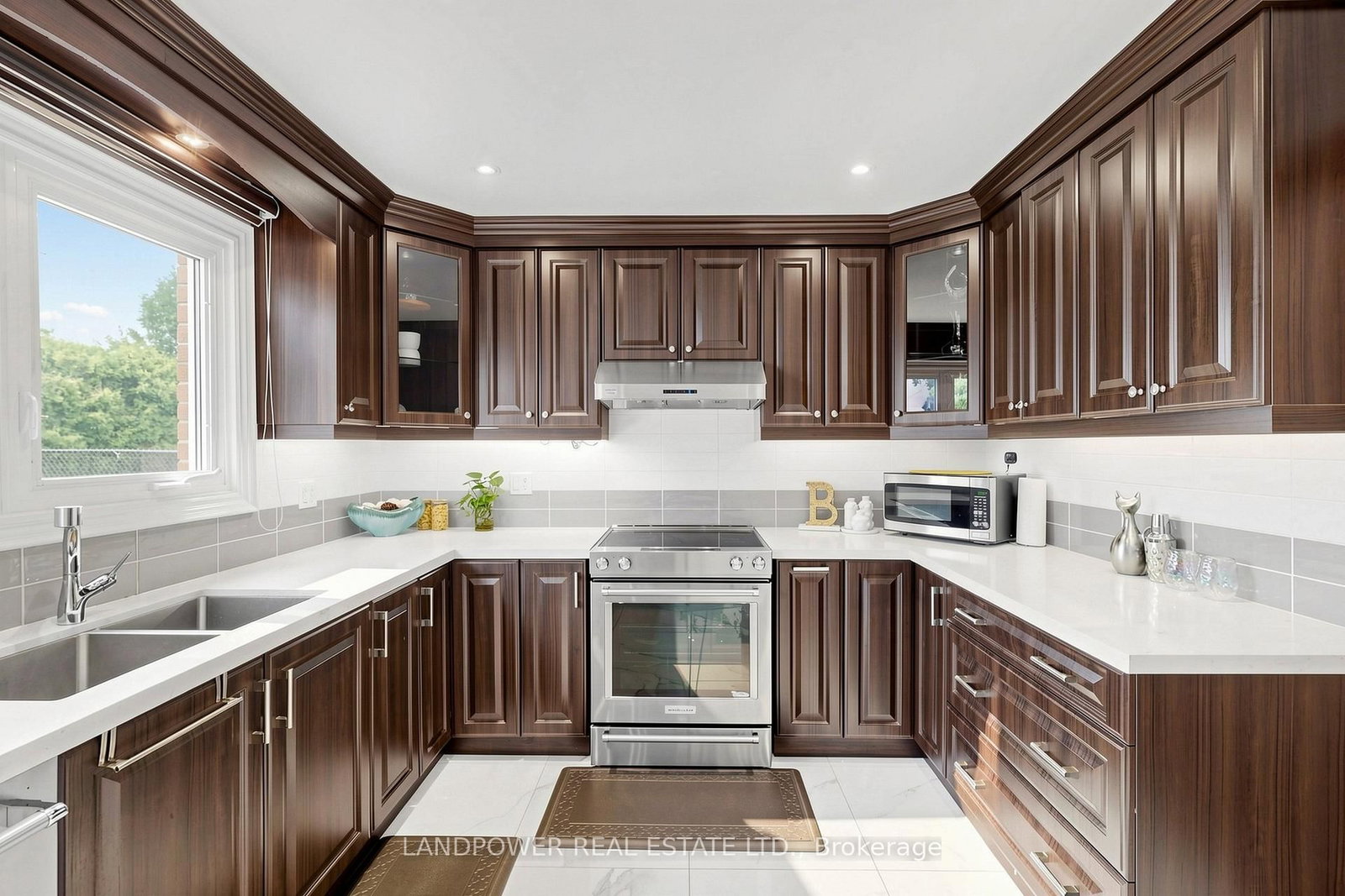 317 Paisley Boulevard W • Mississauga, ON photo 18