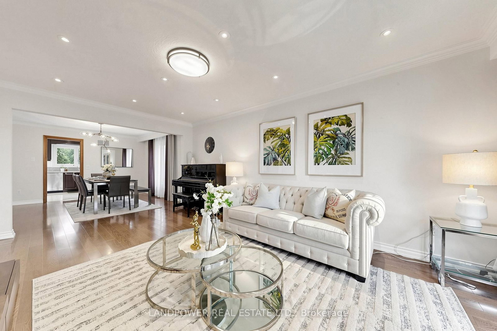 317 Paisley Boulevard W • Mississauga, ON photo 9