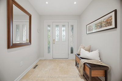 2796 Teak Crescent • Oakville, ON photo 3
