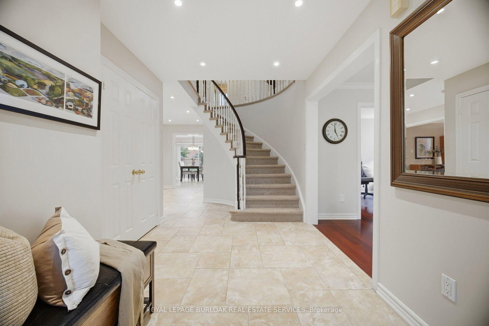 2796 Teak Crescent • Oakville, ON photo 4