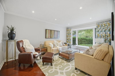 2796 Teak Crescent • Oakville, ON photo 6