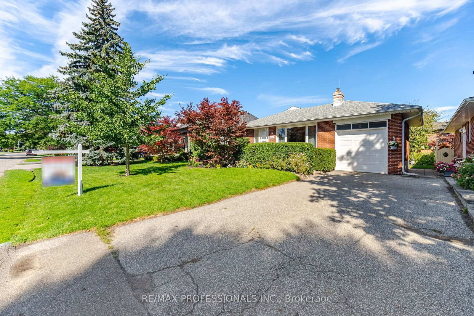 42 Cardigan Road • Toronto, ON photo 3