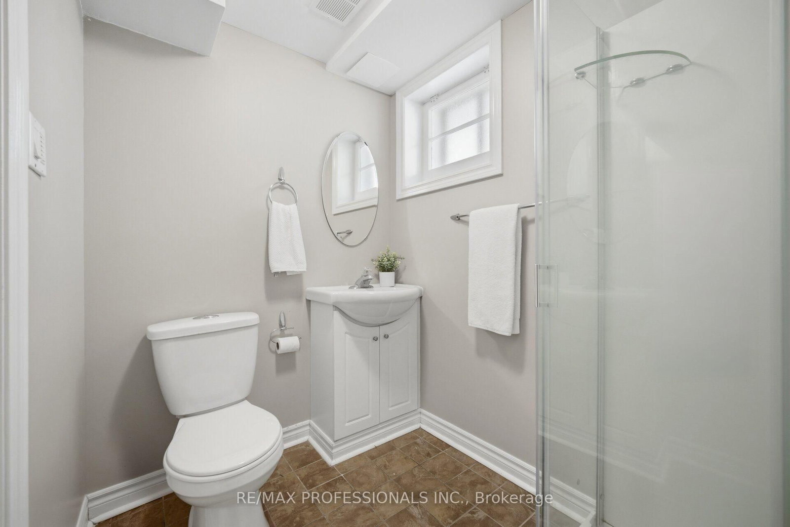 42 Cardigan Road • Toronto, ON photo 39
