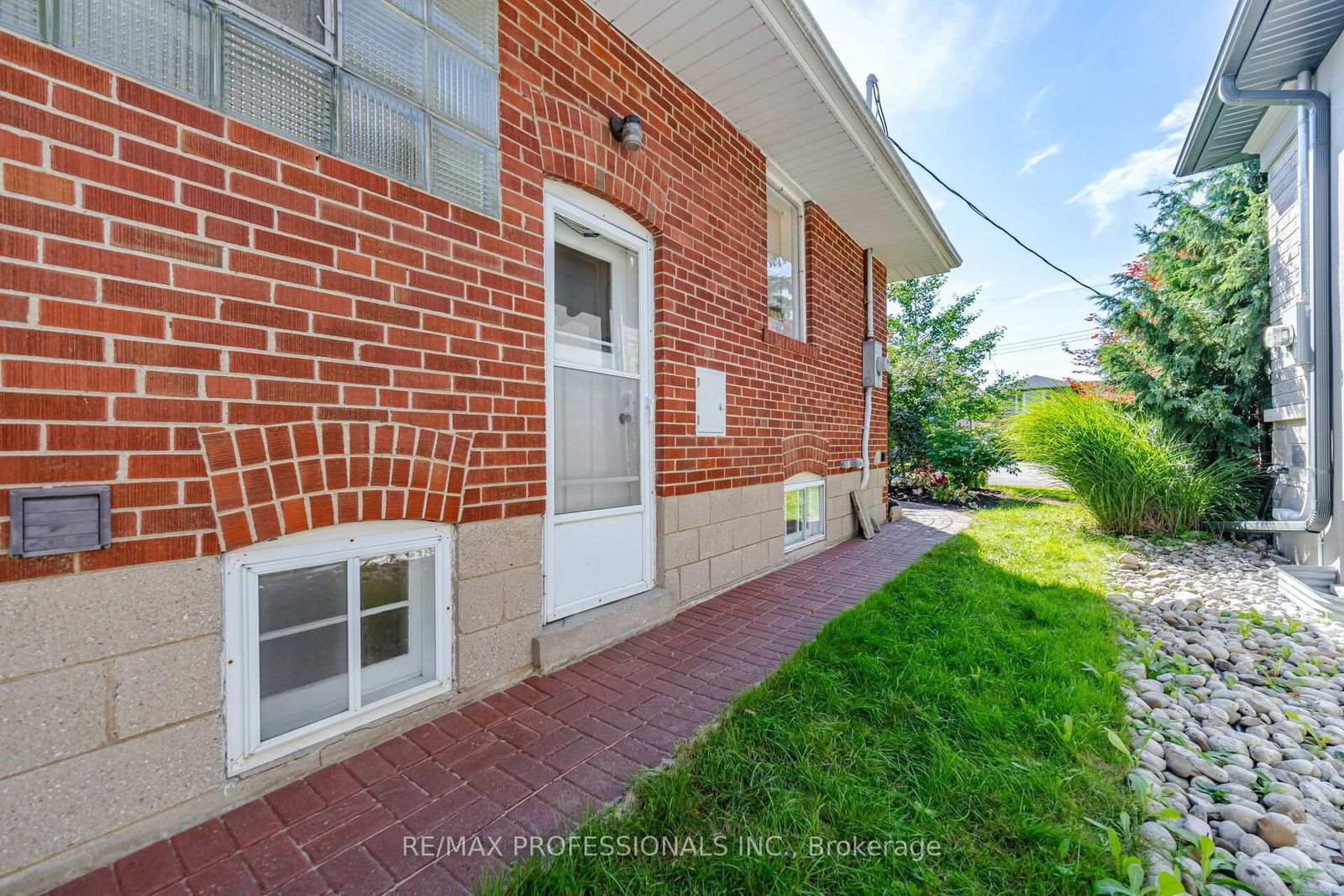 42 Cardigan Road • Toronto, ON photo 41