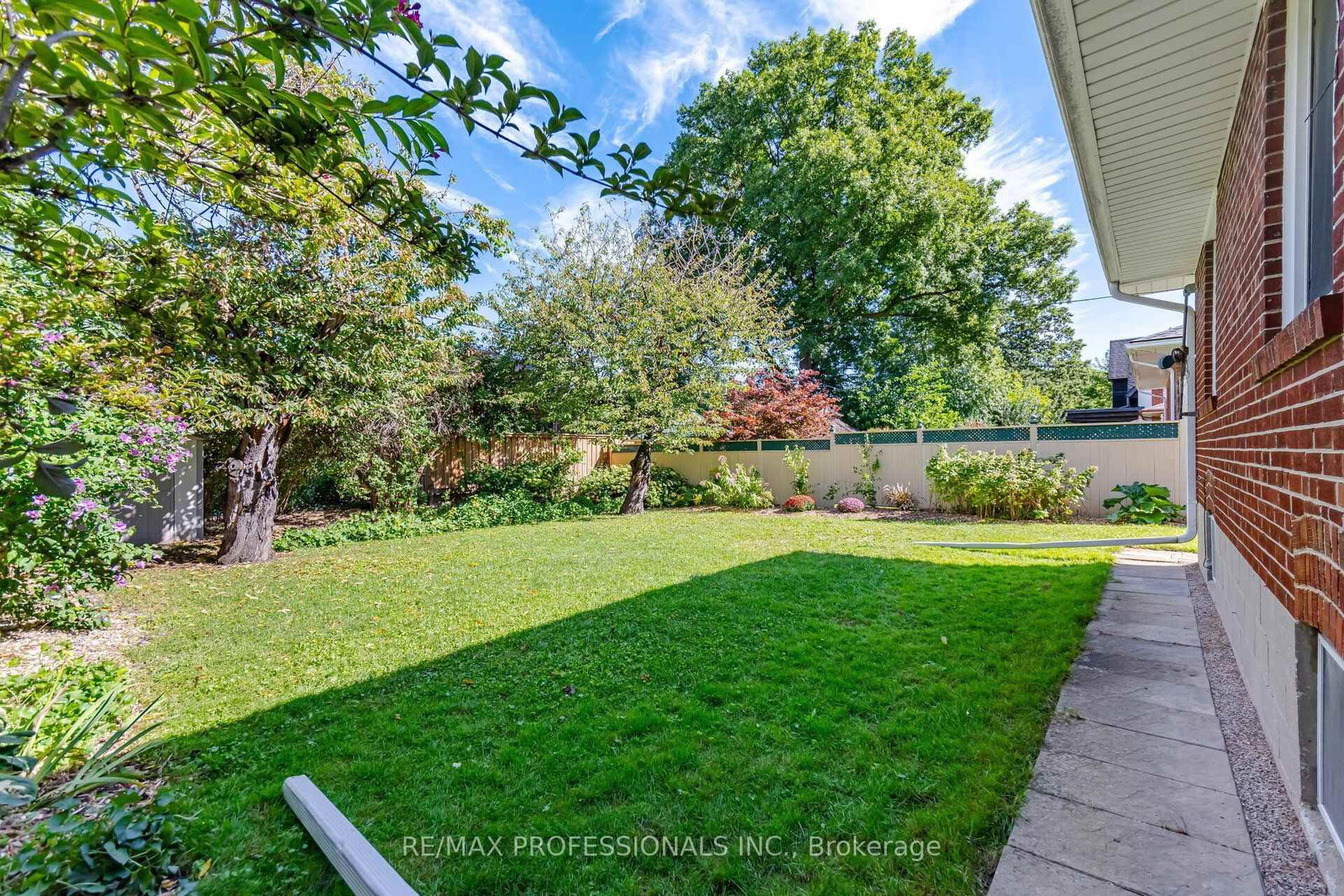 42 Cardigan Road • Toronto, ON photo 43