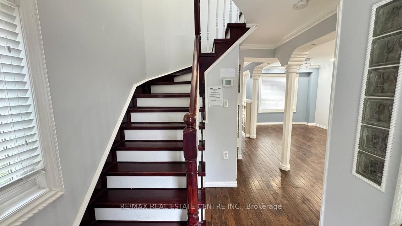 16 Nectarine Brampton,ON L6S 5Y9 — Photo 14