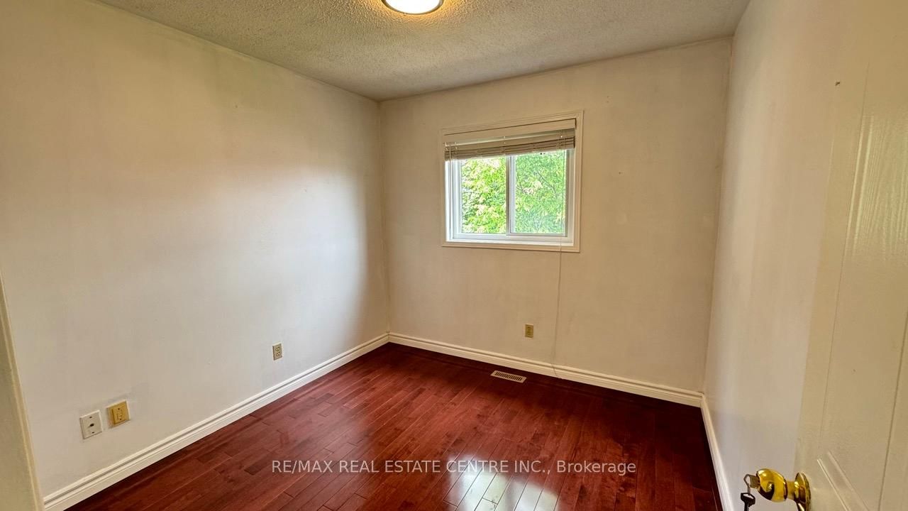 16 Nectarine Brampton,ON L6S 5Y9 — Photo 21