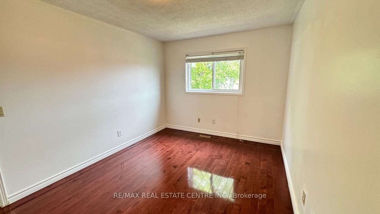 16 Nectarine Brampton,ON L6S 5Y9 — Photo 27
