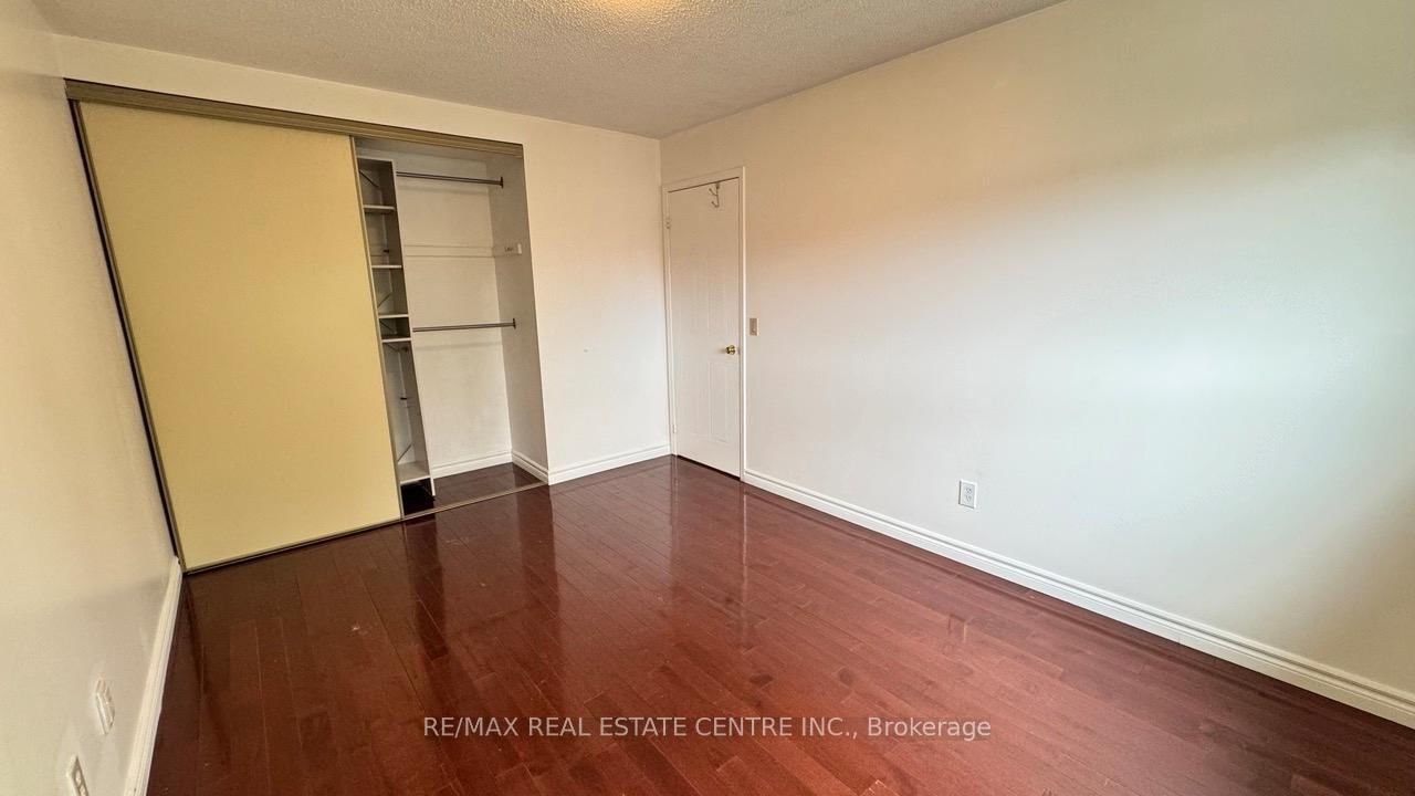 16 Nectarine Brampton,ON L6S 5Y9 — Photo 29