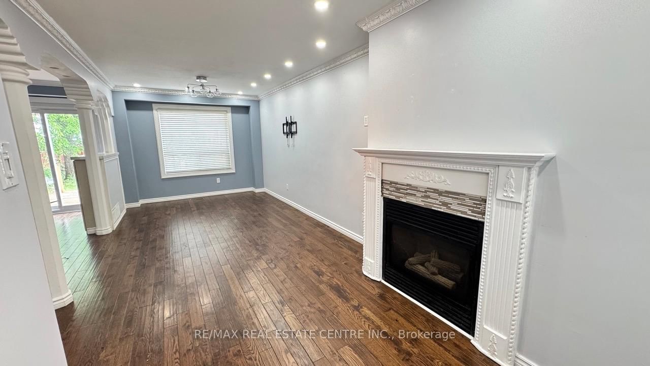 16 Nectarine Brampton,ON L6S 5Y9 — Photo 7