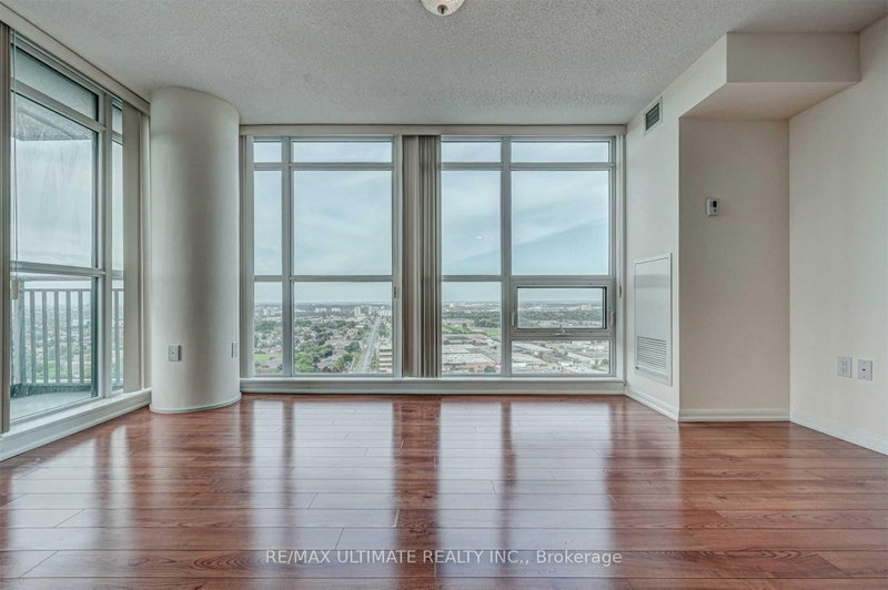 830 Lawrence Ave W photo 5