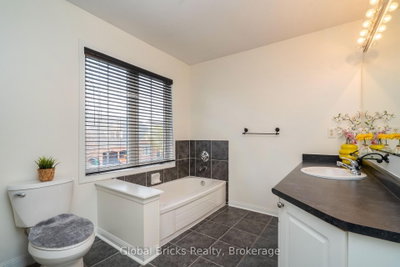 60 Dwyer Brampton,ON L6S 6L2 — Photo 20