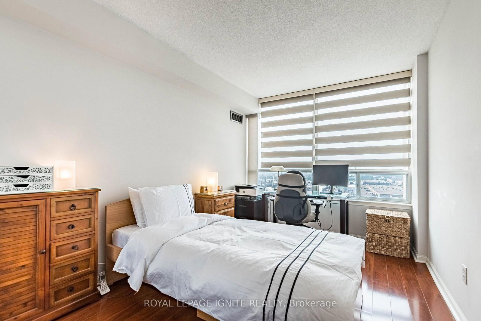 1409-550 Webb Dr, Mississauga, view 32
