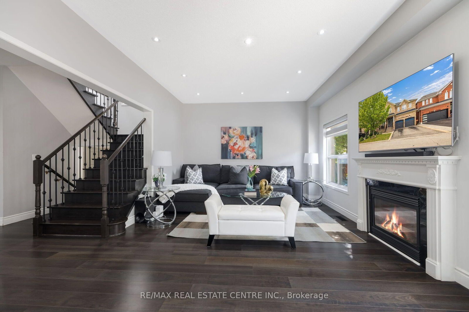 54 Lockburn Crescent • Brampton, ON photo 10
