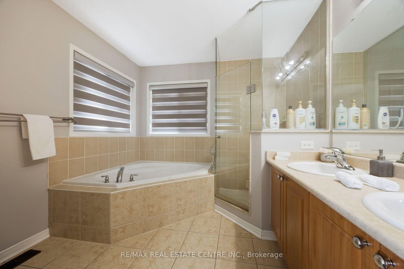 54 Lockburn Brampton,ON L7A 3W8 — Photo 23