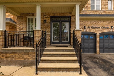 54 Lockburn Crescent • Brampton, ON photo 4