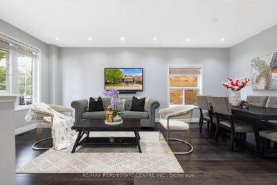 54 Lockburn Crescent • Brampton, ON photo 6