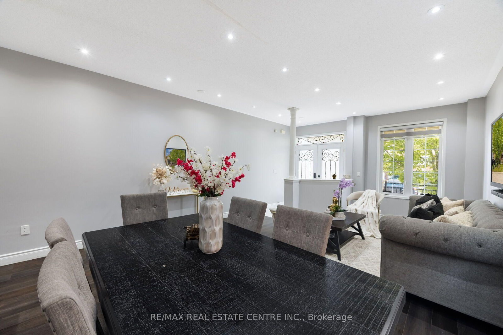 54 Lockburn Crescent • Brampton, ON photo 8