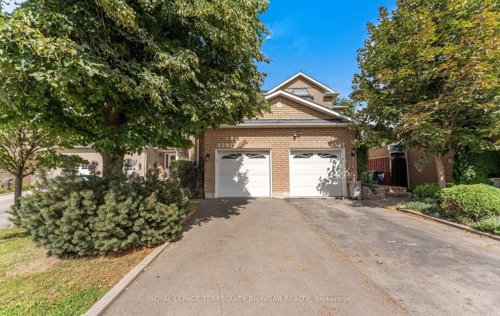 6559 Sapling Trail • Mississauga, ON photo 2