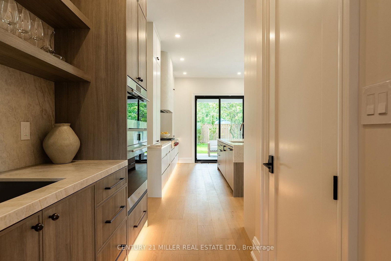 61 Highland Road • Oakville, ON photo 10