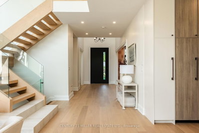 61 Highland Road • Oakville, ON photo 5
