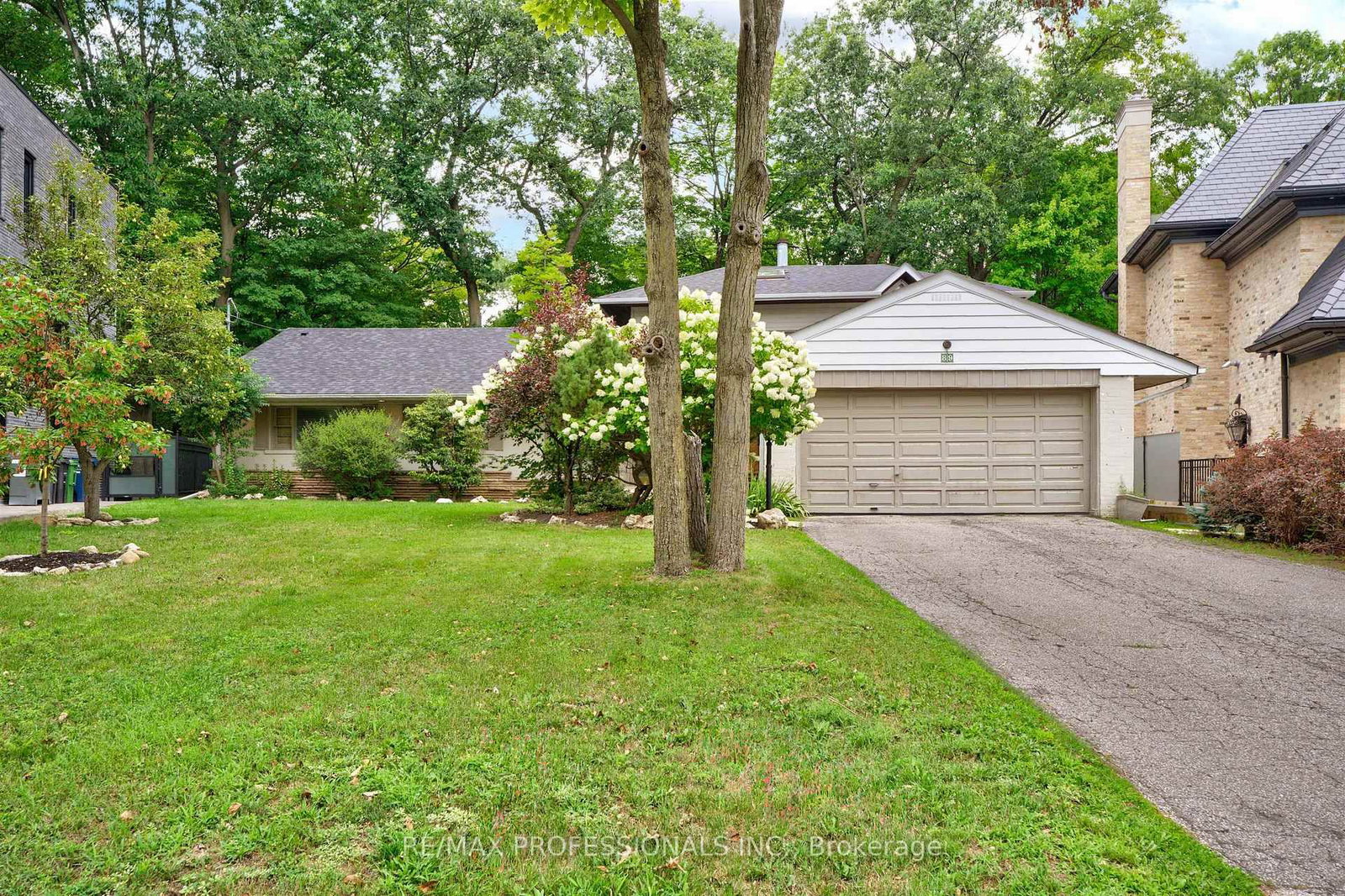 Property at 89 Valecrest
