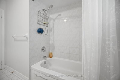 6910 Bansbridge Mississauga,ON L5N 6T1 — Photo 32