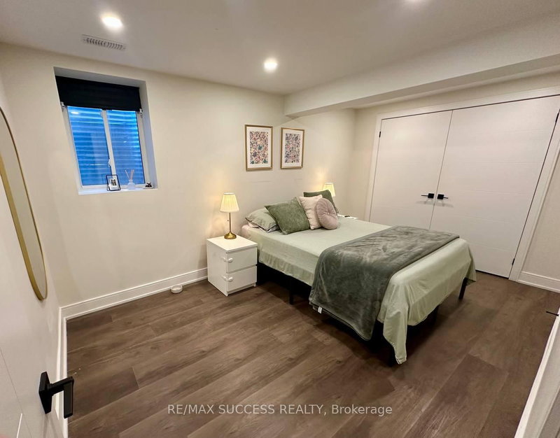 566 Yates Milton,ON L9T 6Z4 — Photo 8