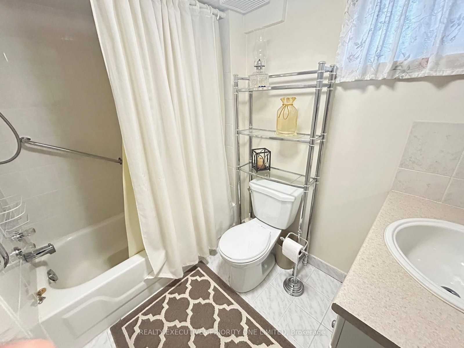 224 Caledonia Road • Toronto, ON photo 10