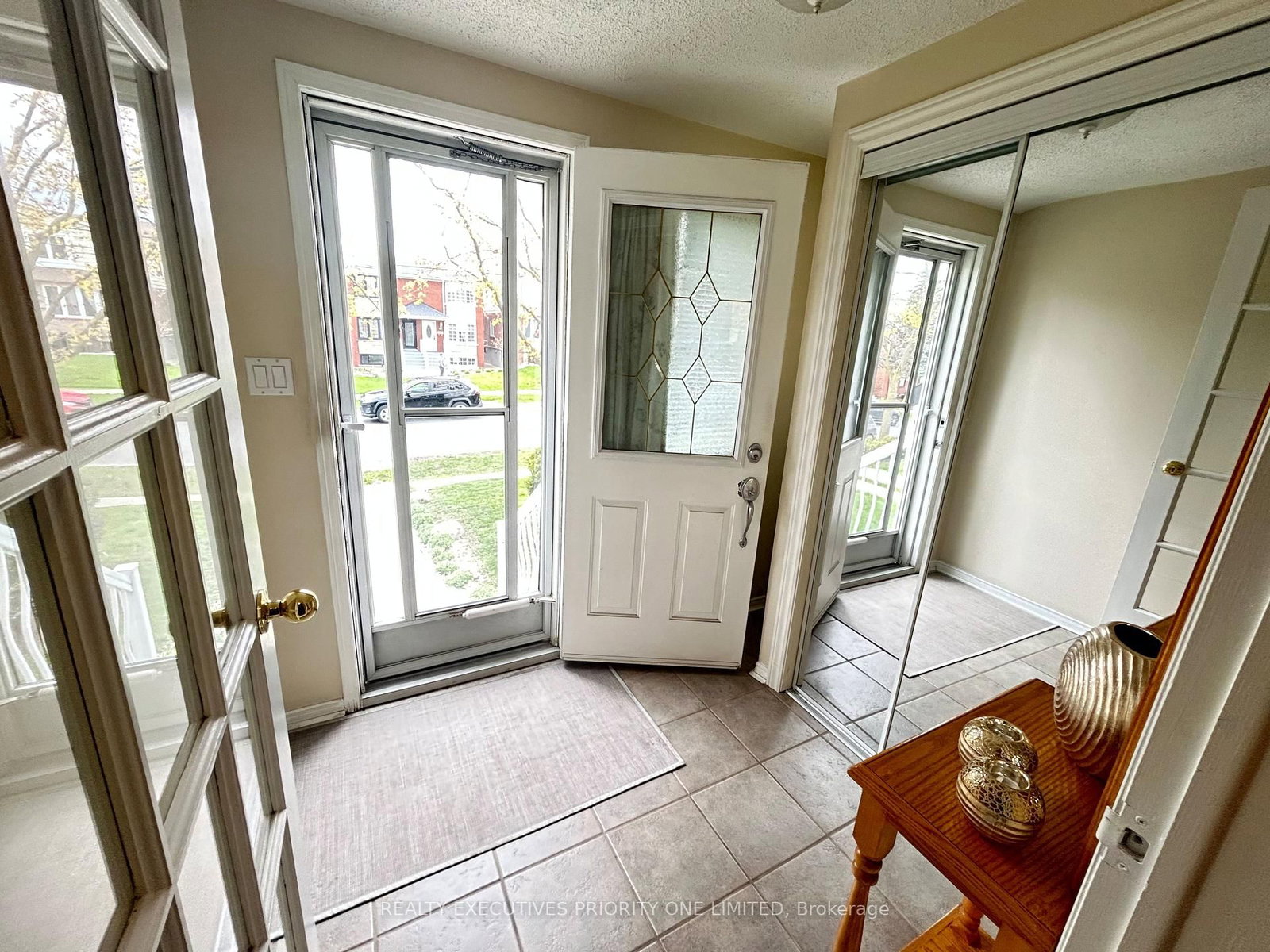 224 Caledonia Road • Toronto, ON photo 2