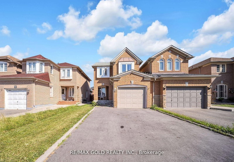 33 Fiddleneck Crescent