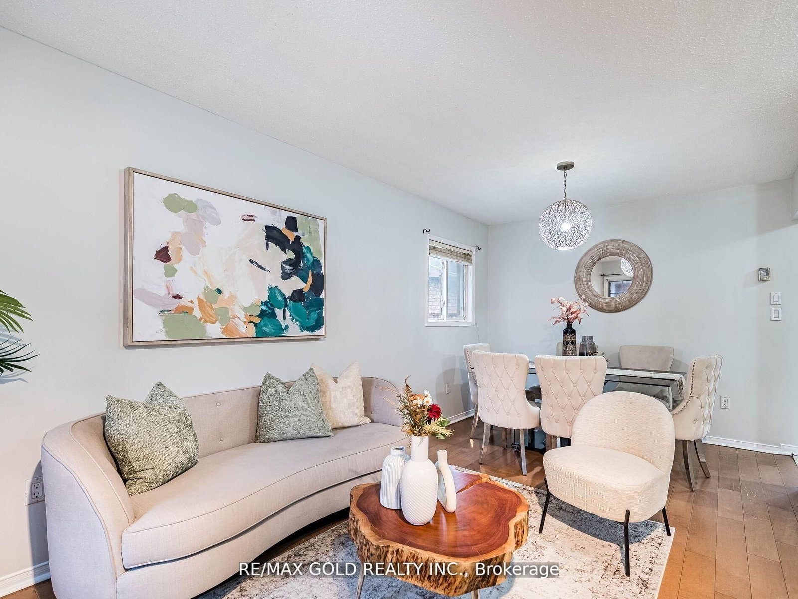 33 Fiddleneck Crescent • Brampton, ON photo 3