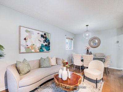 33 Fiddleneck Crescent • Brampton, ON photo 3