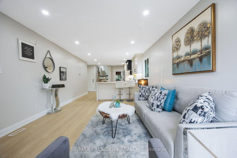 5 Simmons Boulevard