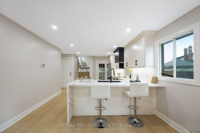 5 Simmons Boulevard • Brampton, ON photo 2