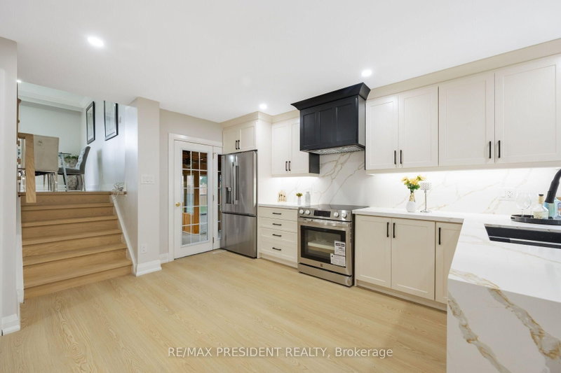 5 Simmons Boulevard