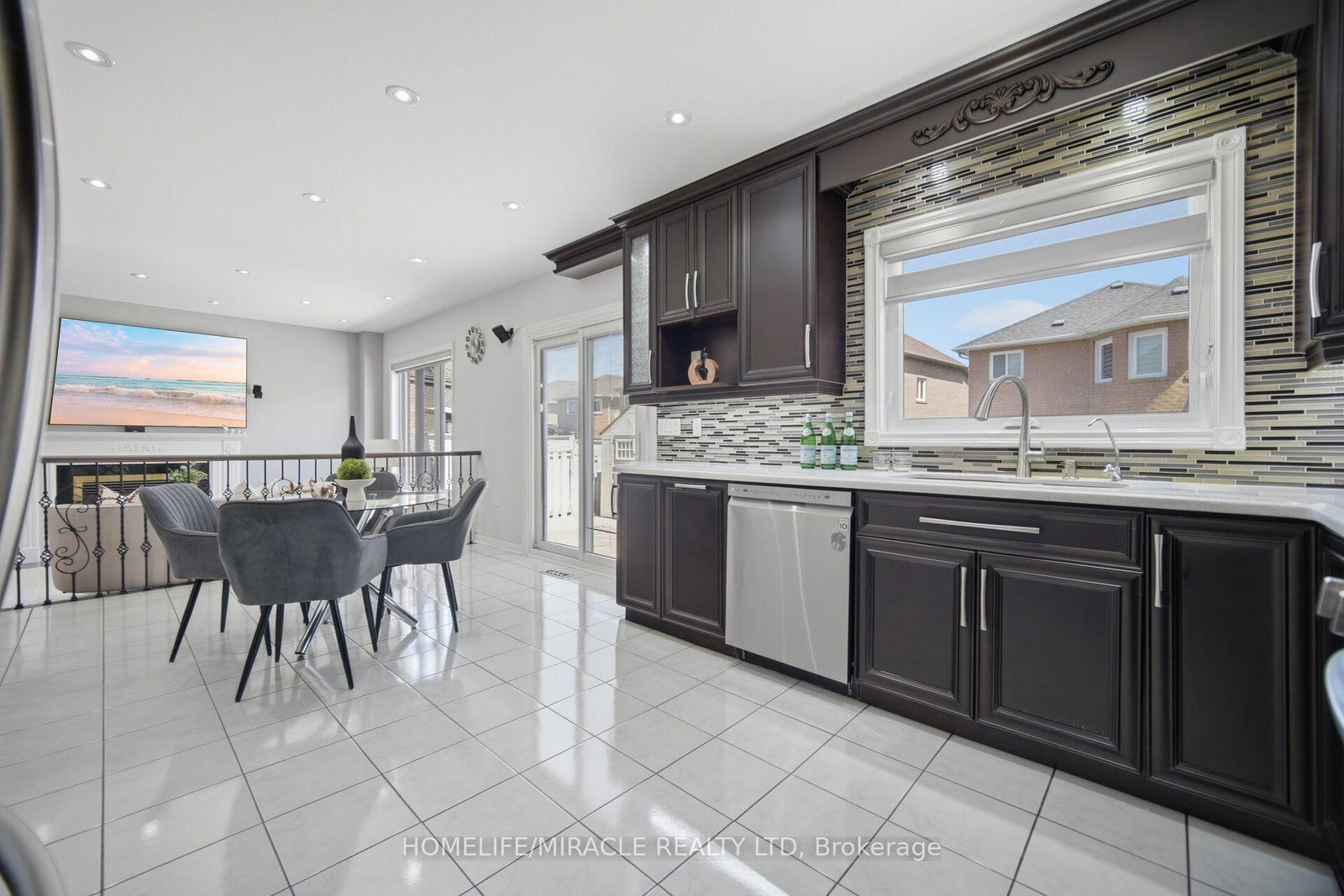 11 Barleyfield Road • Brampton, ON photo 10