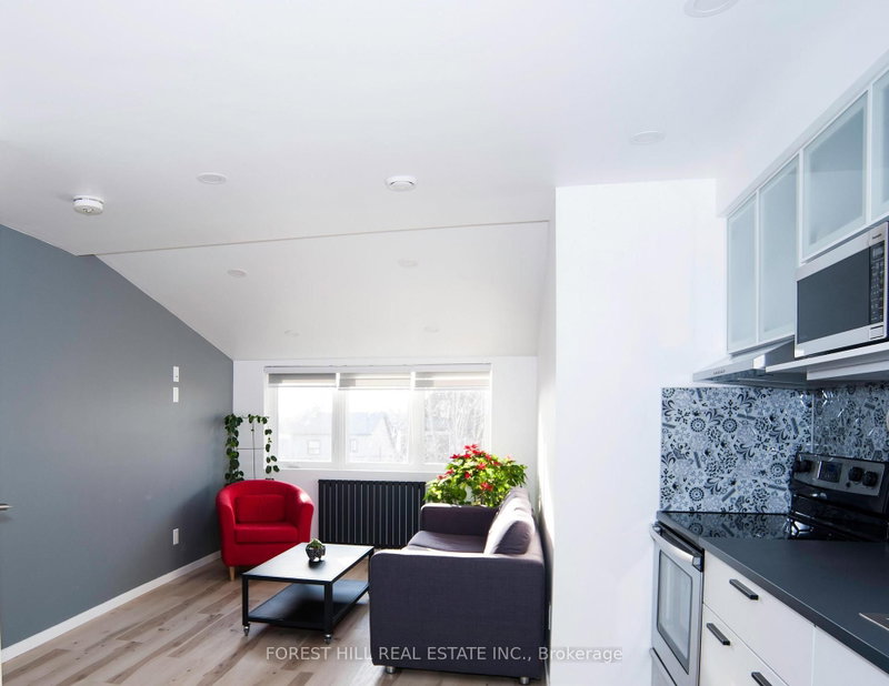 Second Floor - 214 Blackthorn Avenue