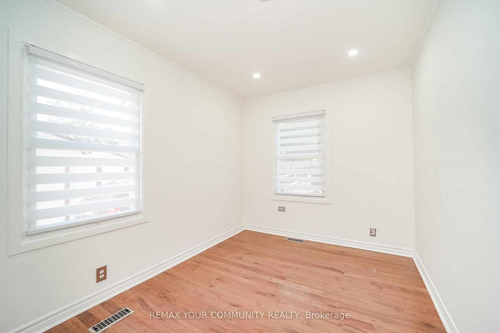 102 Hearst Circle • Toronto, ON photo 10