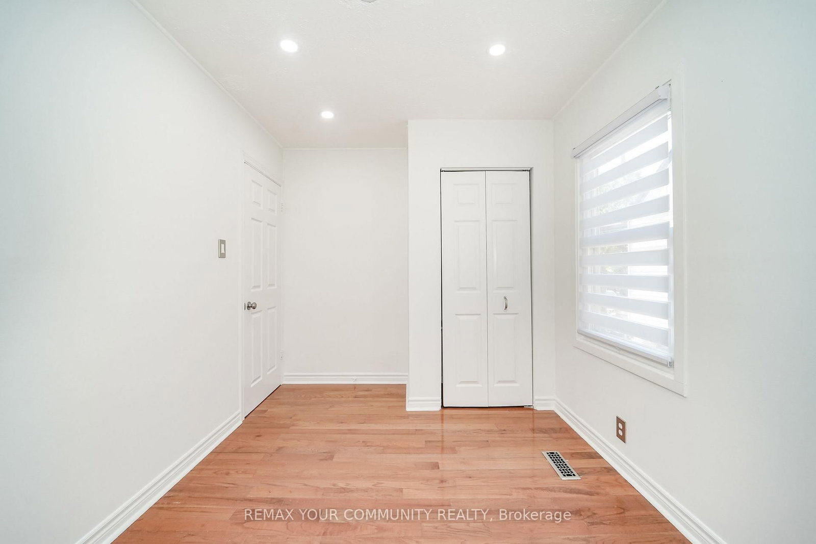 102 Hearst Circle • Toronto, ON photo 11