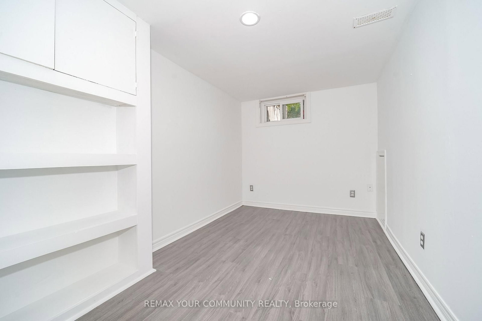 102 Hearst Circle • Toronto, ON photo 22