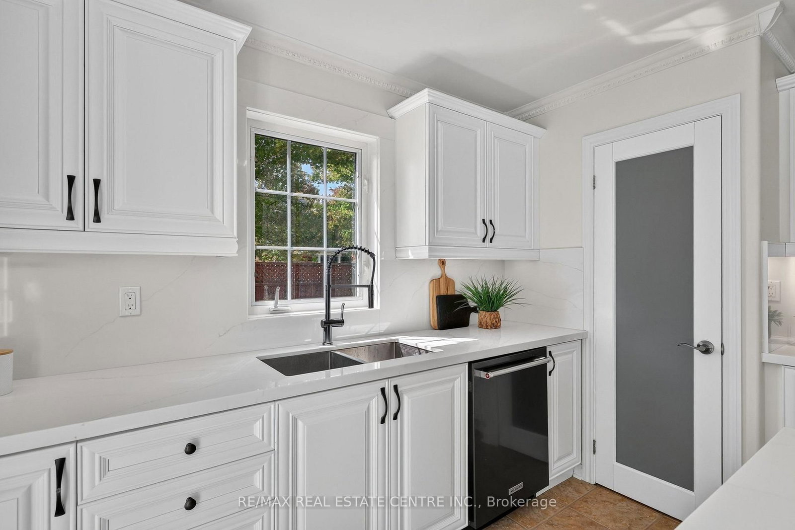 1667 Dempsey Crescent • Milton, ON photo 18