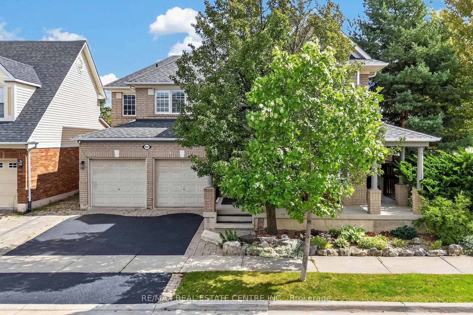 1667 Dempsey Crescent • Milton, ON photo 2